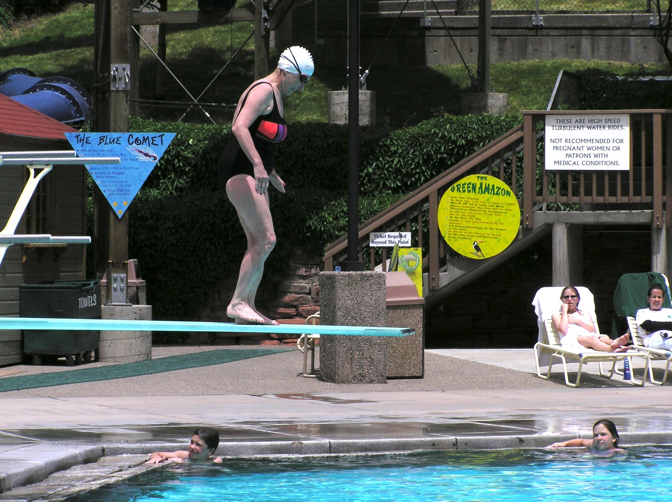learn to swim with adult swimming lessons for adults who are afraid or have fear of deep water
