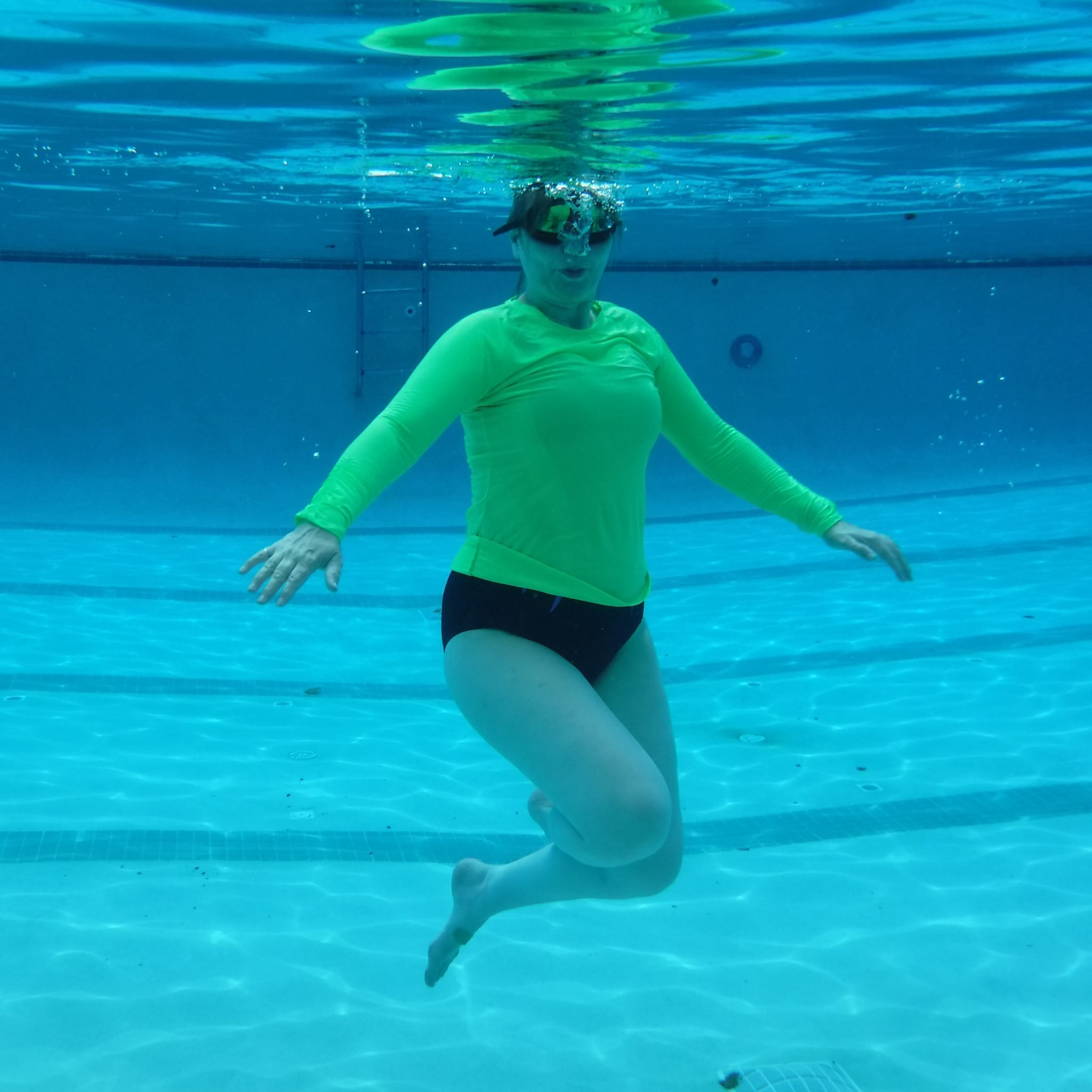 learn to swim with adult swimming lessons for adults who are afraid or have fear