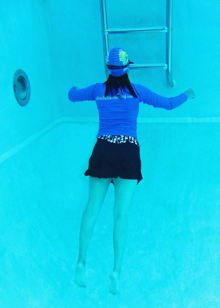 learn to swim with adult swimming lessons for adults who are afraid or have fear of deep water